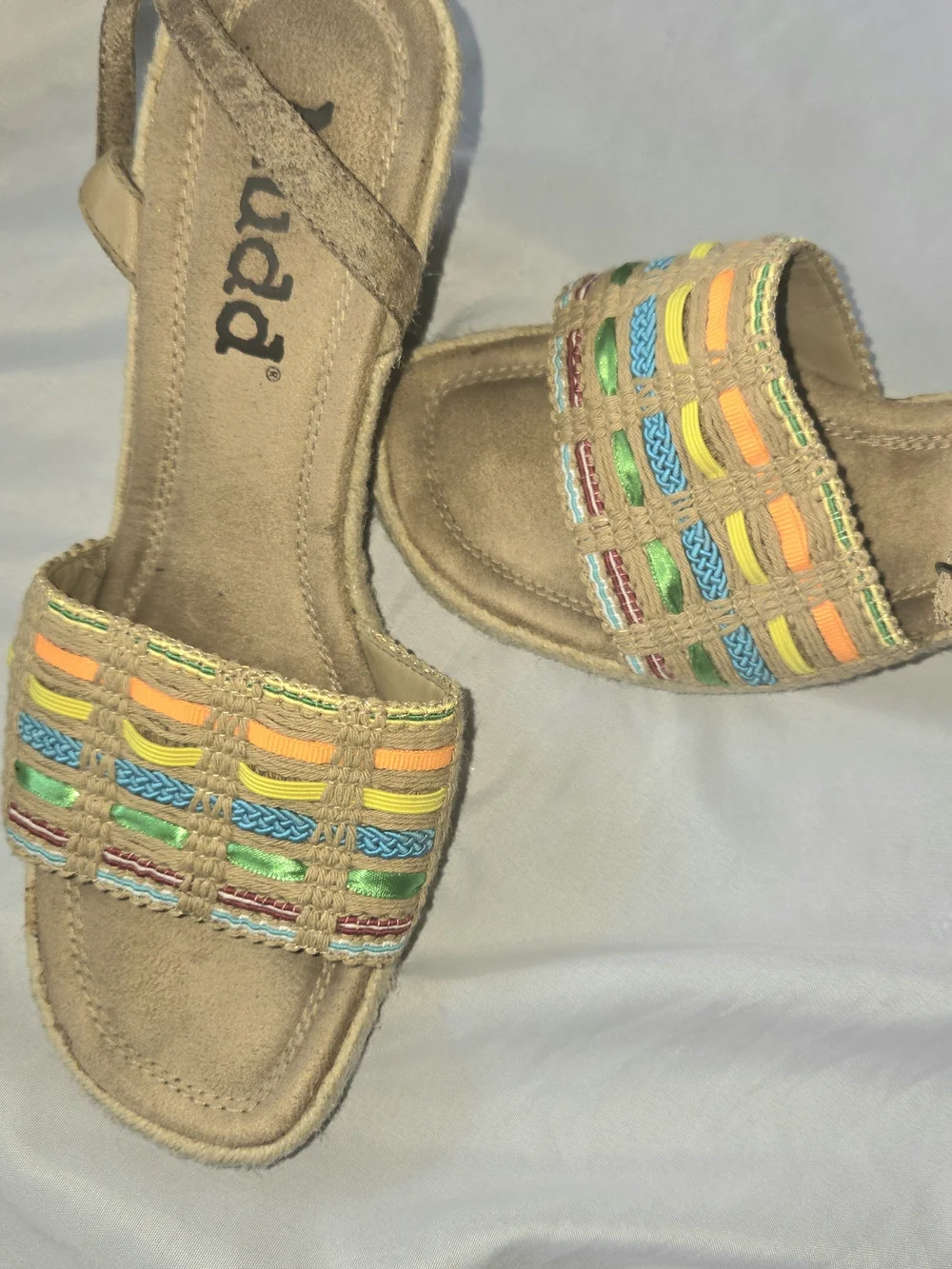 Mudd Y2k Women's Tan Sandals with Multicolor Woven Straps Size 7.5 Ankle Strap